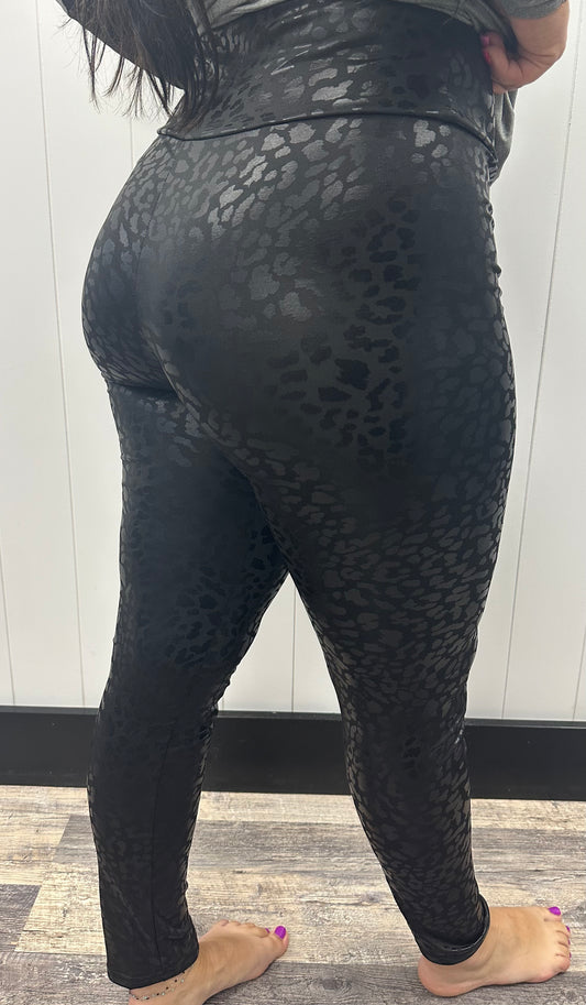 BLACK LEOPARD PRINT LEGGINGS