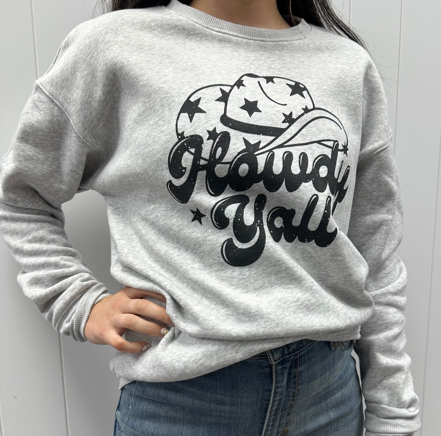 HEATHER GREY HOWDY YA'LL CREW NECK SWEATSHIRT