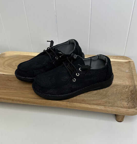 BLACK CAMO LACE CANVAS BOYS BOAT SHOES